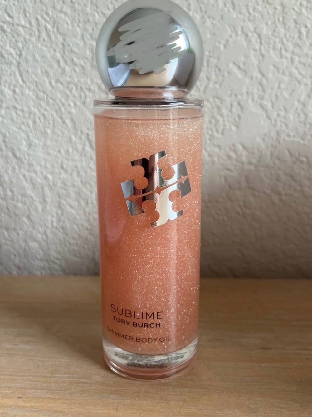 Tory Burch Sublime Shimmer Body Oil — Peach Sparkle